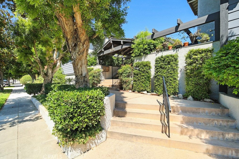128 N Kenwood St #6, Burbank, CA 91505