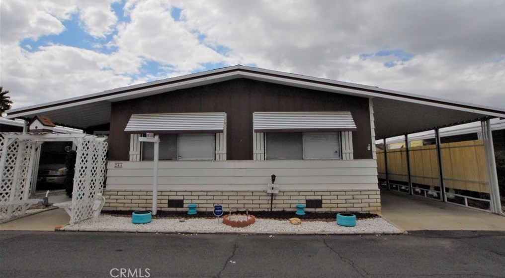 881 N Lake St #264, Hemet, CA 92544