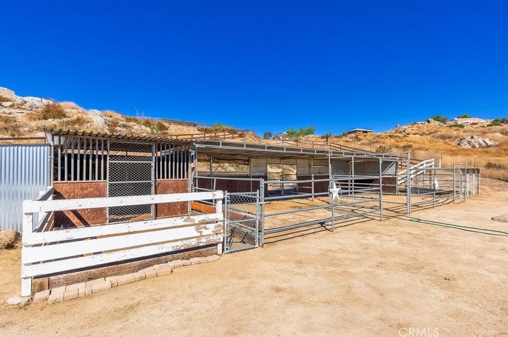 38430 Grn Mdw Rd, Temecula CA 92592-8444 exterior