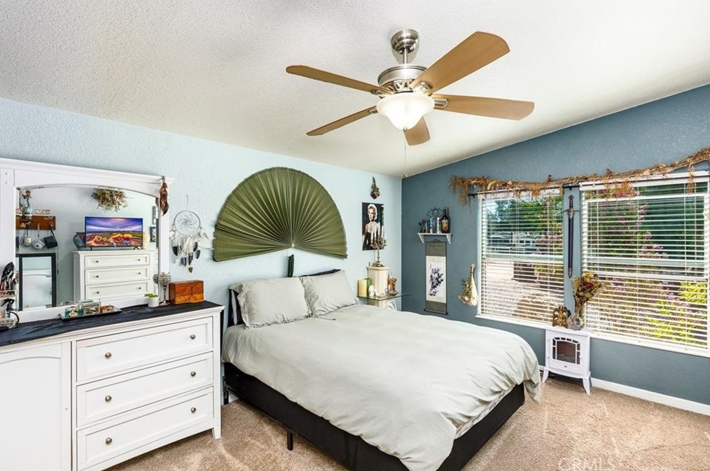 38430 Grn Mdw Rd, Temecula CA 92592-8444 exterior