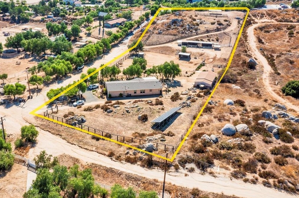 38430 Grn Mdw Rd, Temecula CA 92592-8444 exterior