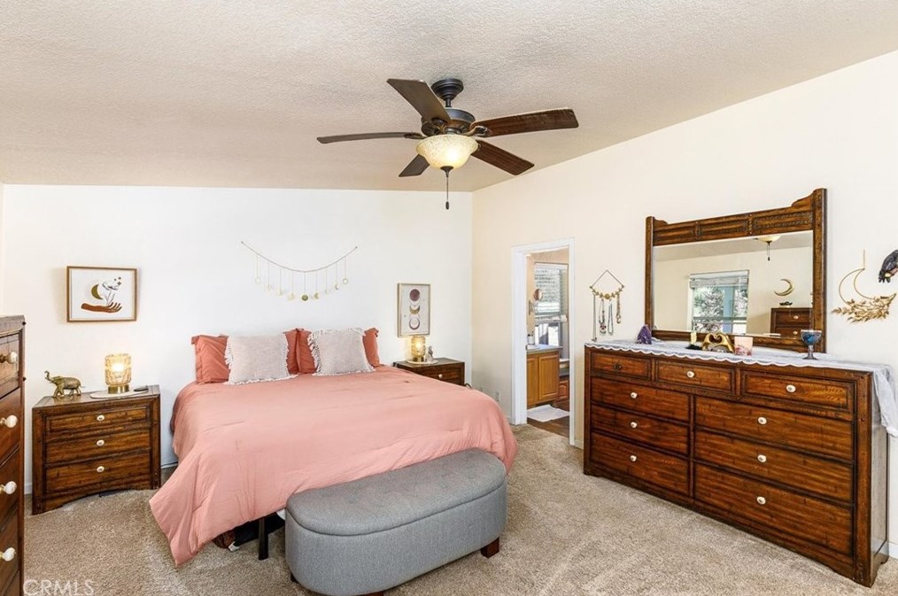 38430 Grn Mdw Rd, Temecula CA 92592-8444 exterior