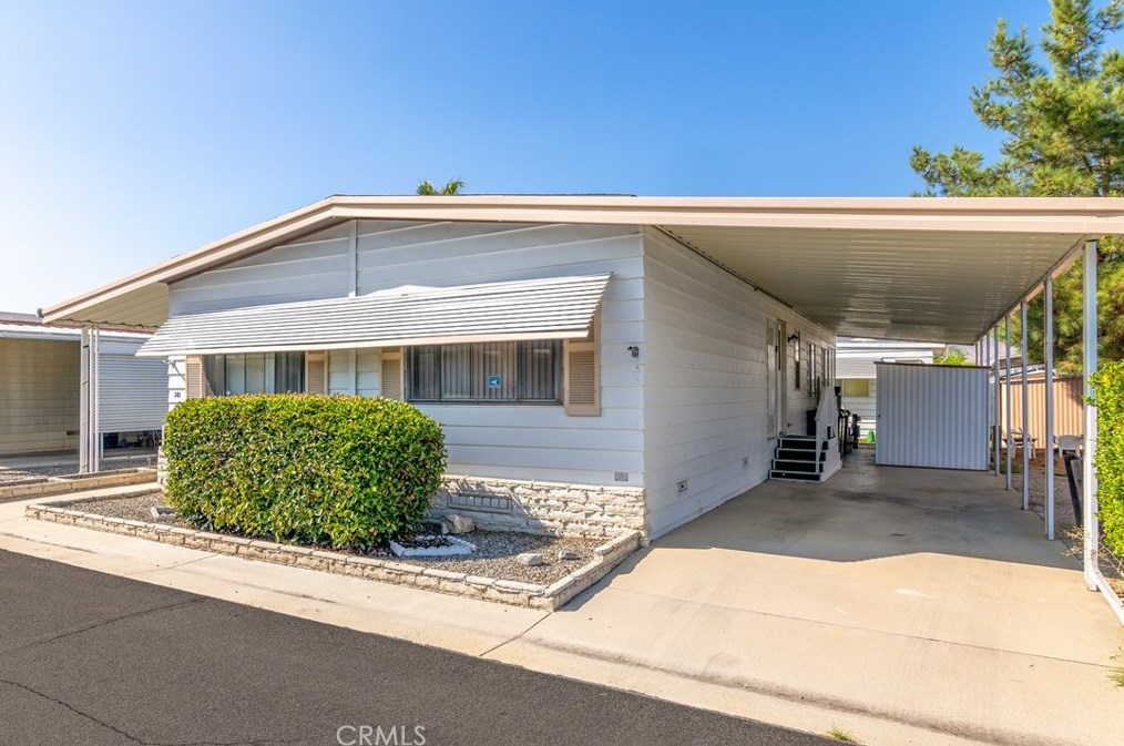 881 N Lake St #301, Hemet, CA 92544