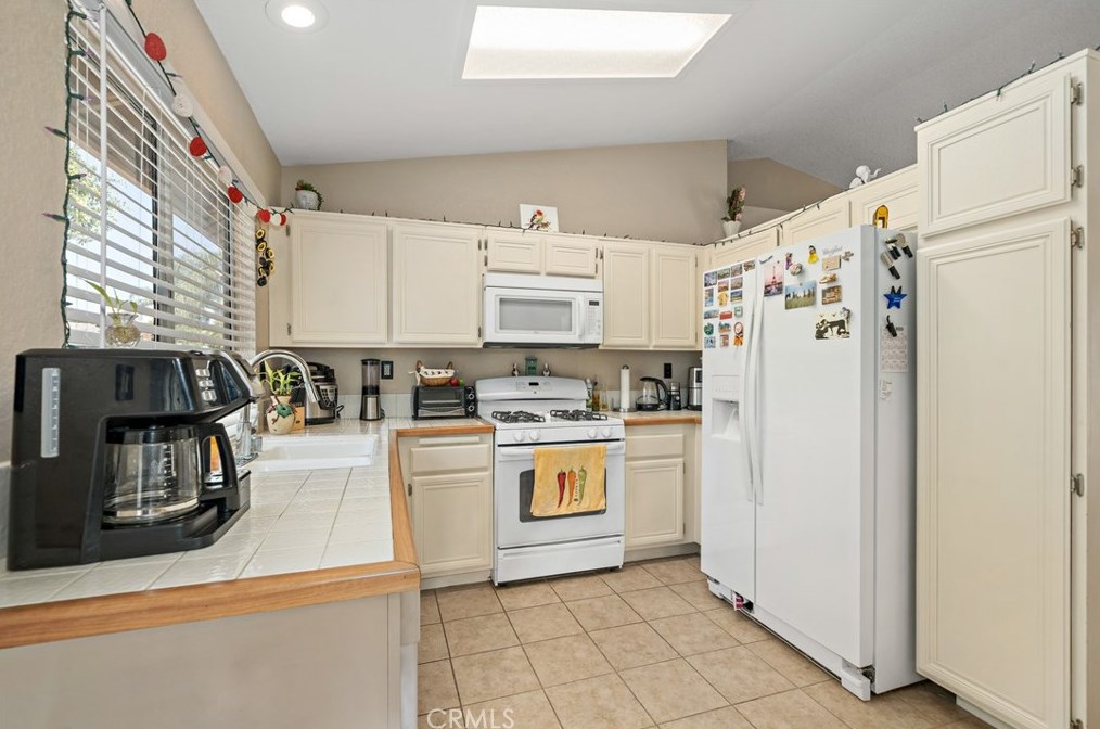 24451 Tuscola Cir, Murrieta CA 92562-4178 exterior