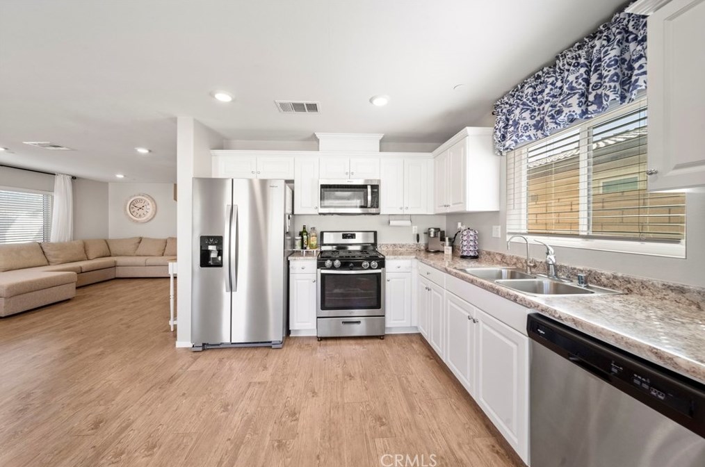 67398 Rio Vista Dr, Cathedral City CA  92234-8629 exterior