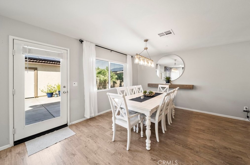 67398 Rio Vista Dr, Cathedral City CA  92234-8629 exterior