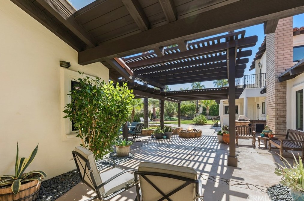 38662 Quail Rdg Dr, Murrieta CA 92562-3065 exterior