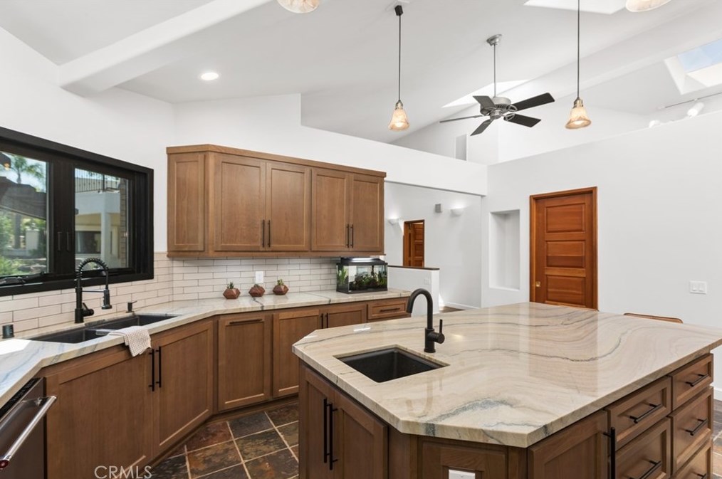 38662 Quail Rdg Dr, Murrieta CA 92562-3065 exterior