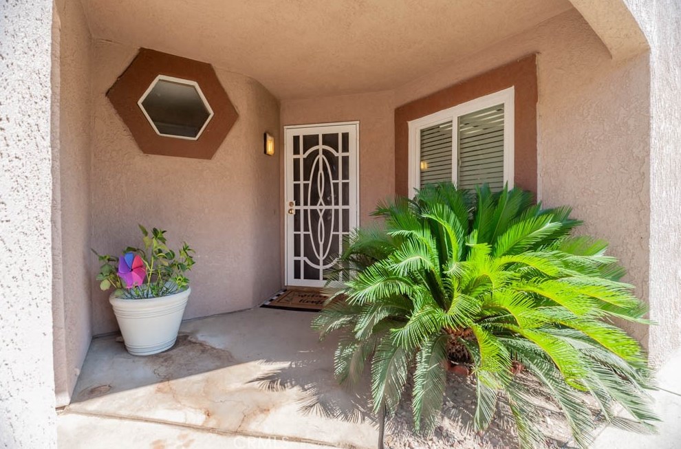 6519 Sonoma Ave, Fontana, CA 92336-3201