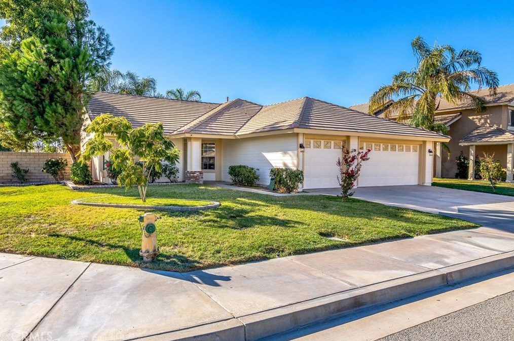 920 Sussex Rd, San Jacinto, CA 92583
