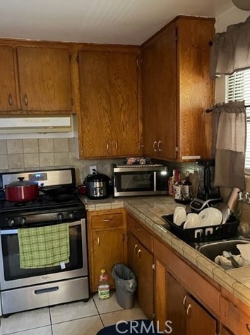 440 Apricot Ln, Hemet, CA 92543-6002