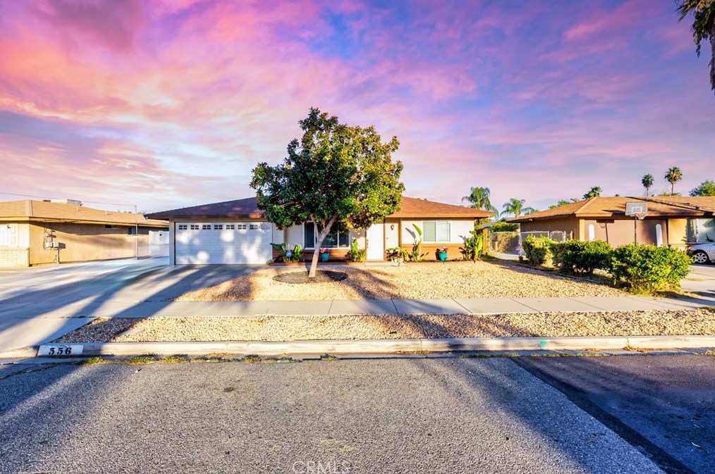 556 Girard St, Hemet, CA 92544-3113