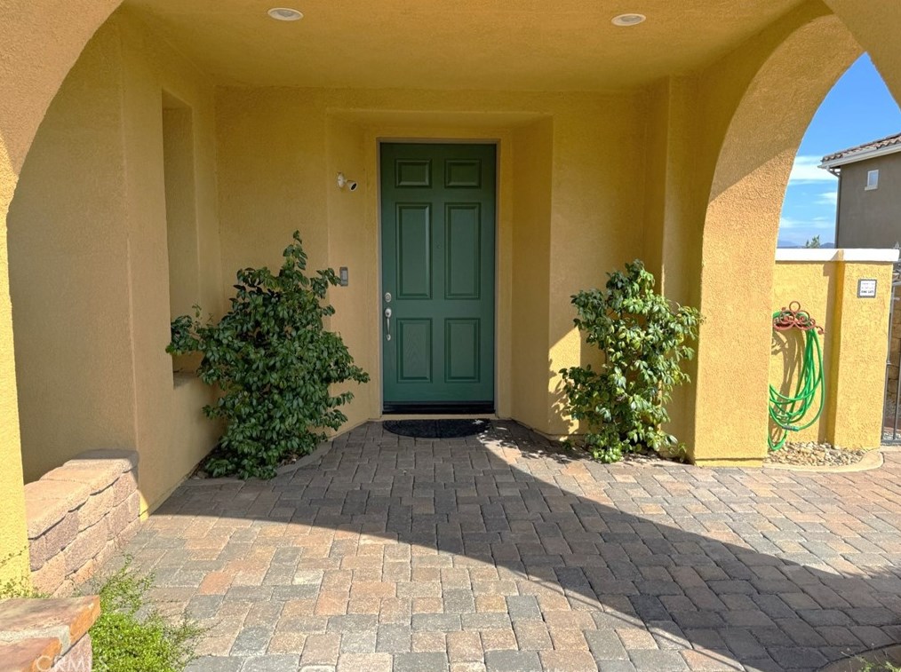 322 Amparo Dr, Escondido, CA 92025