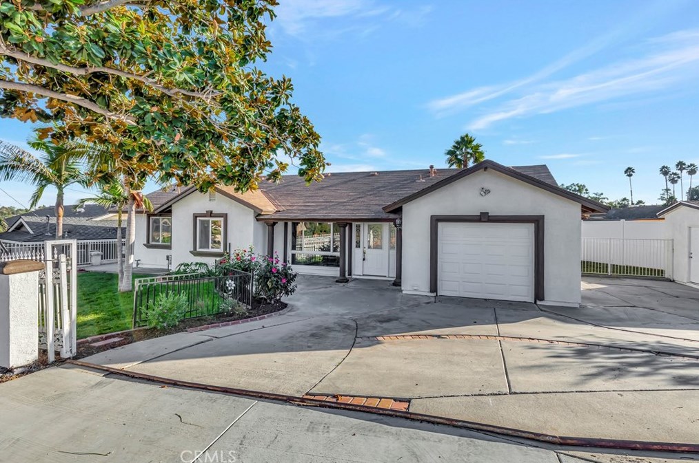 1140 North Dr, Vista, CA 92083