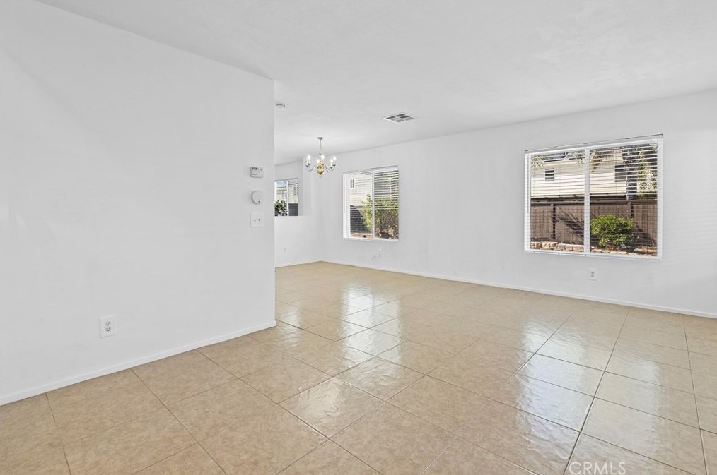 1679 Stoneside Dr, Hemet CA  92545-7003 exterior