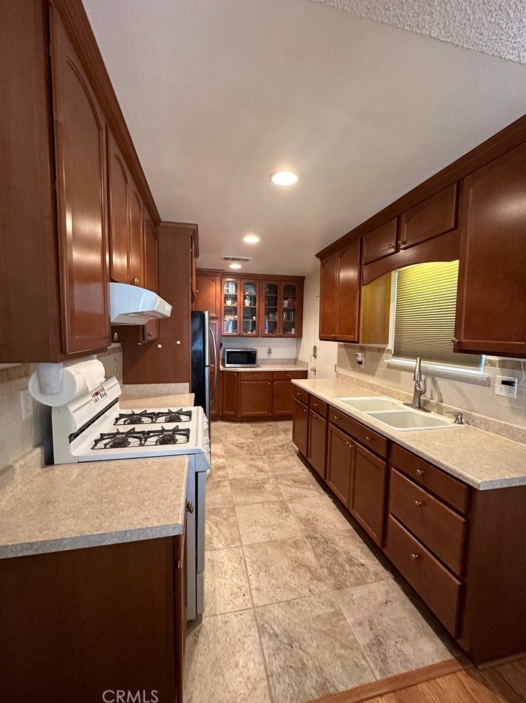 2405 San Arturo Ave, Hemet, CA 92545