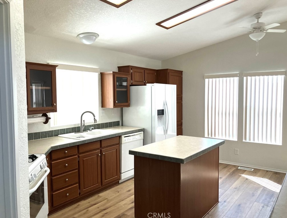 1250 N Kirby St #216, Hemet, CA 92545