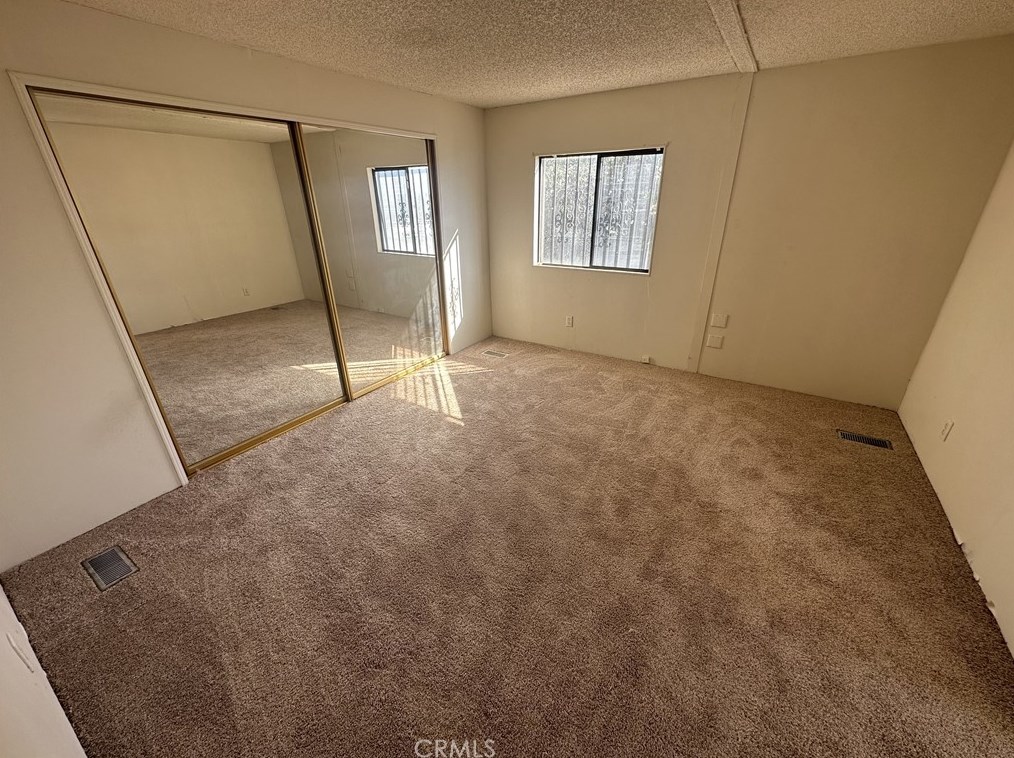 32991 Mesa Dr, Lake Elsinore, CA 92530
