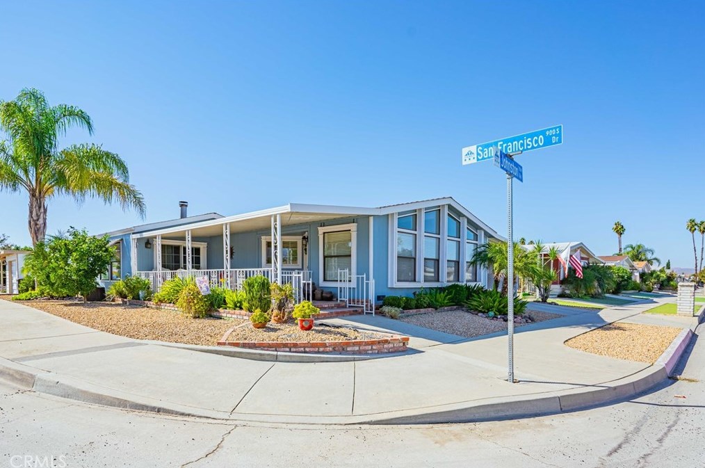 757 Johnston Ave, Hemet, CA 92543-7025