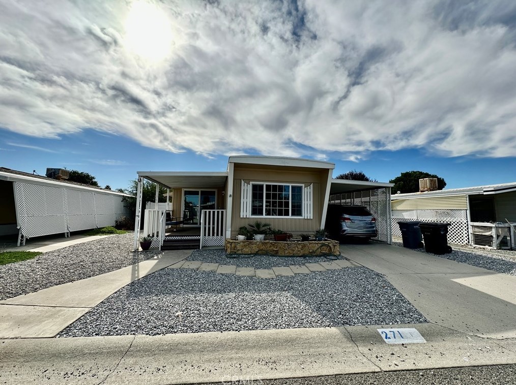 271 Santa Clara Cir, Hemet, CA 92543