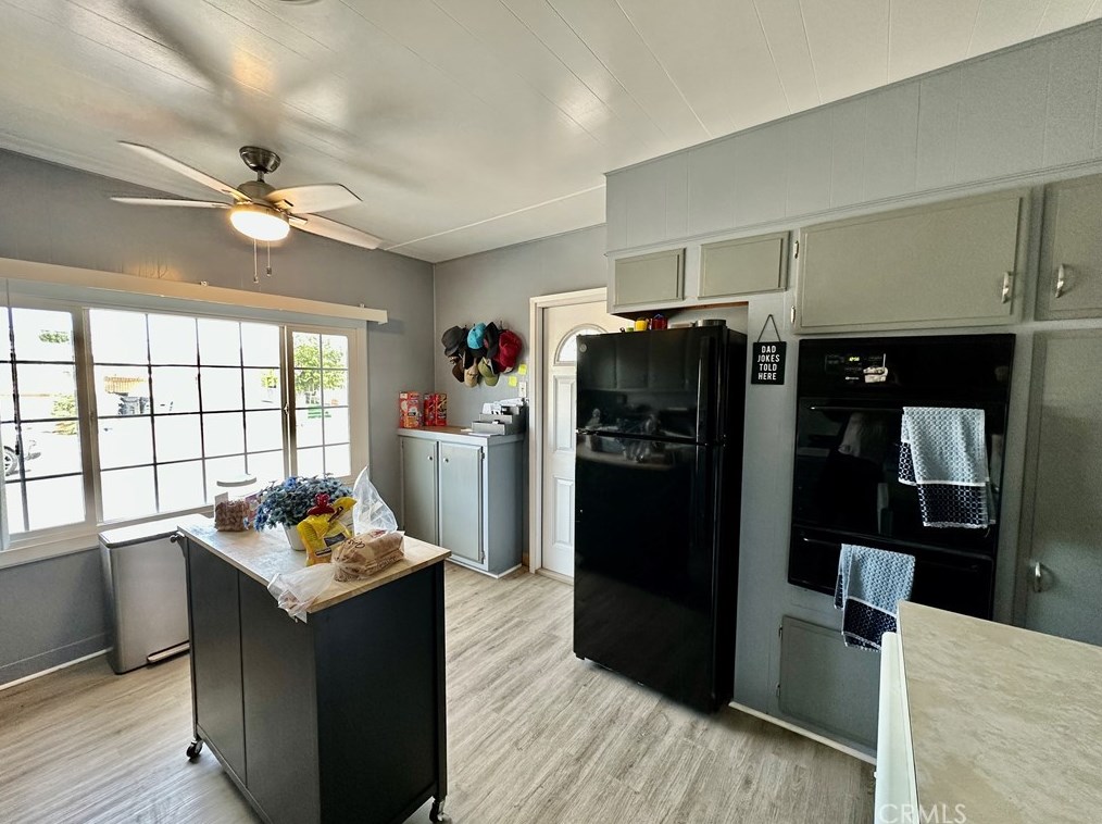 271 Santa Clara Cir, Hemet CA  92543-6932 exterior