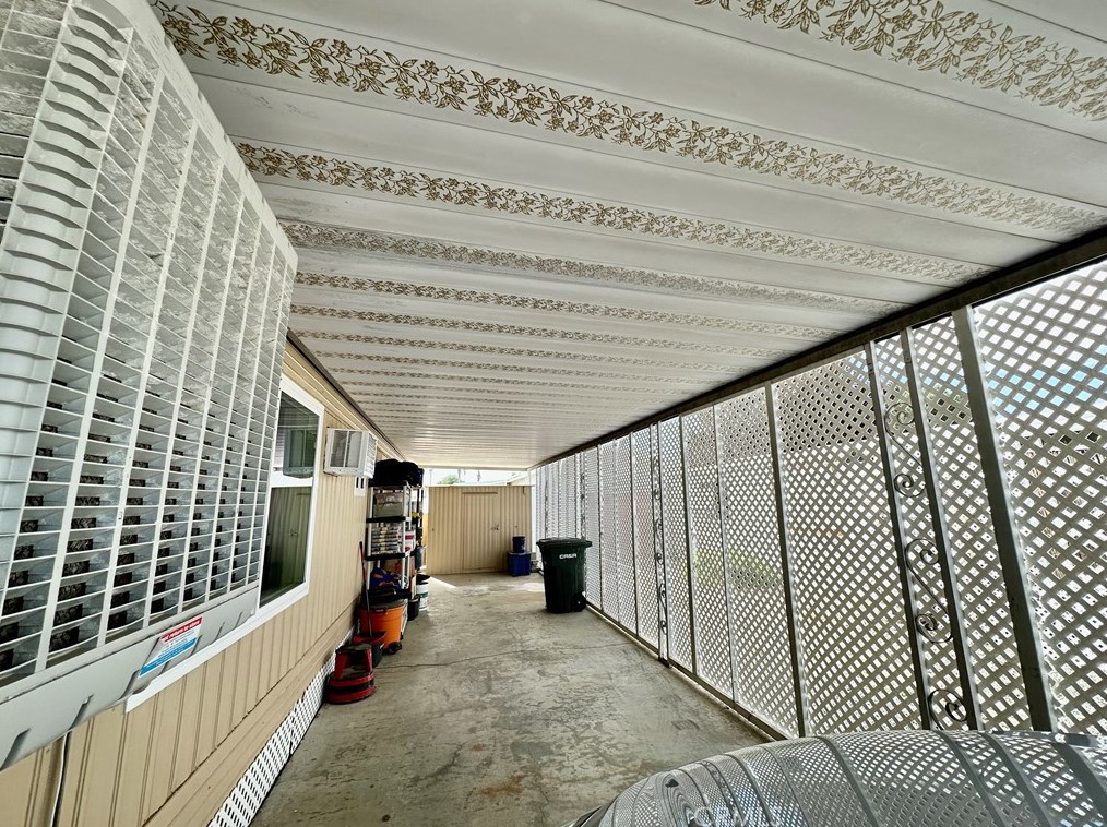 271 Santa Clara Cir, Hemet CA  92543-6932 exterior