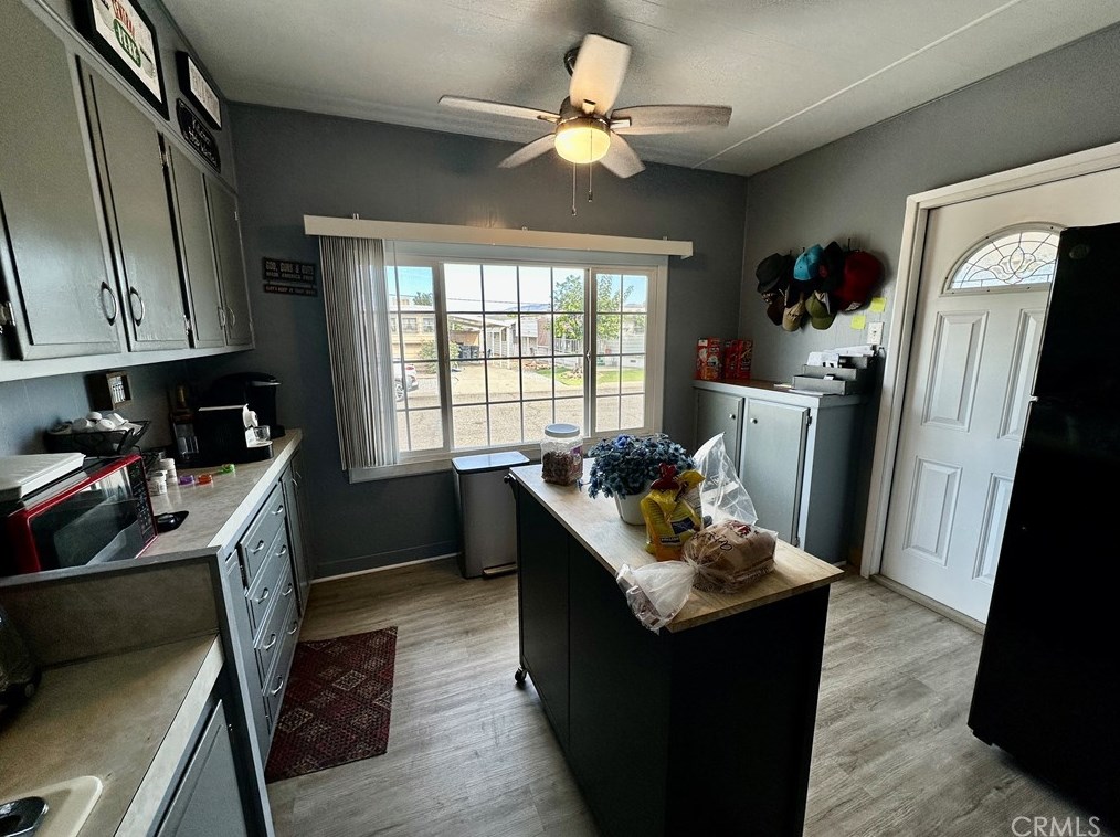 271 Santa Clara Cir, Hemet CA  92543-6932 exterior