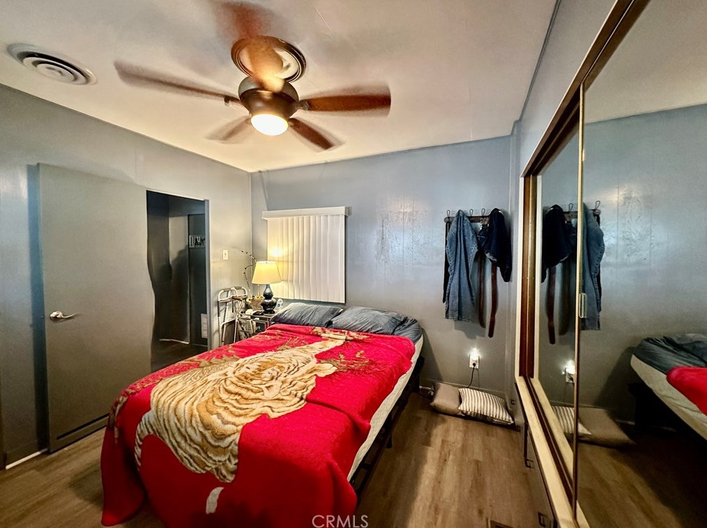 271 Santa Clara Cir, Hemet CA  92543-6932 exterior