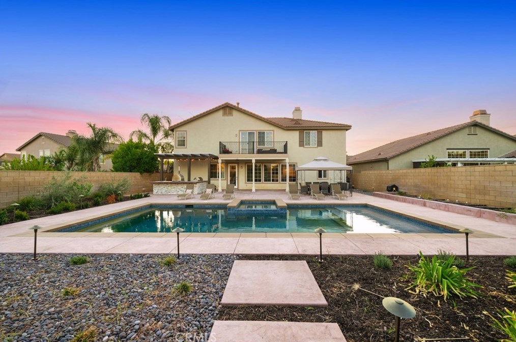 31670 Fox Grape Dr, Winchester, CA 92596