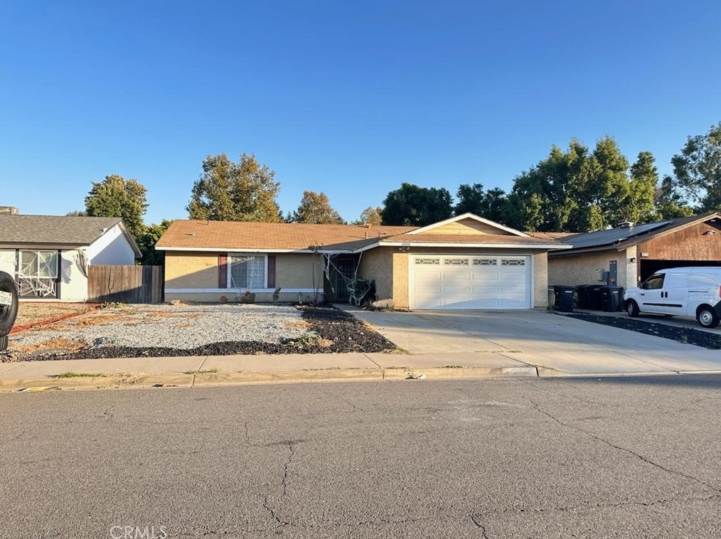 1050 Amber Ln, Lake Elsinore, CA 92530