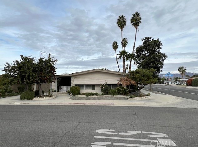 914 Vista Grande Dr, Hemet, CA 92543-6970