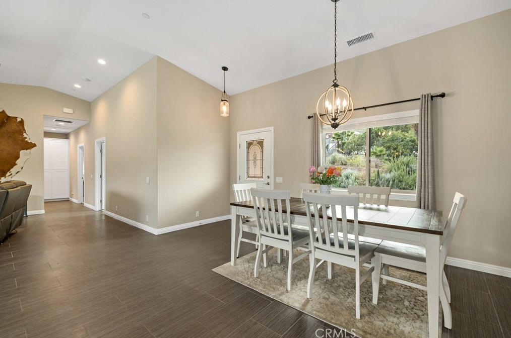 2916 Vista Del Rio, Fallbrook CA  92028-8440 exterior