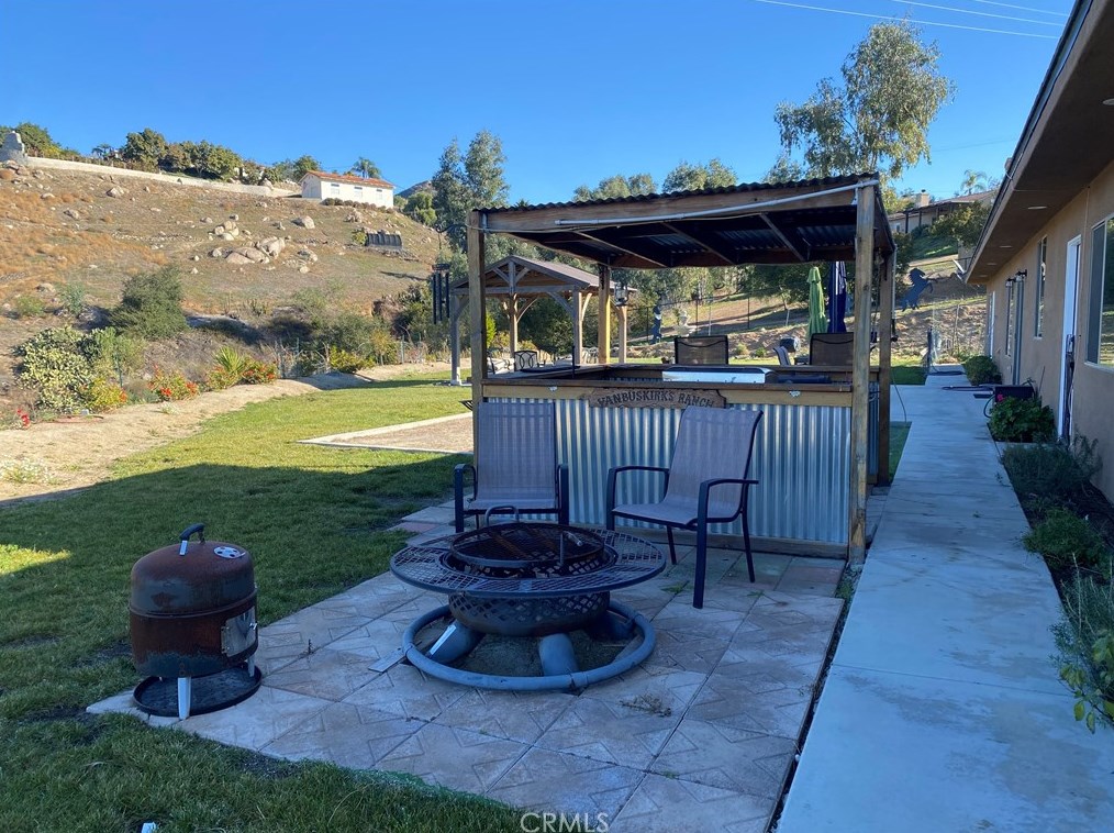 2916 Vista Del Rio, Fallbrook CA  92028-8440 exterior