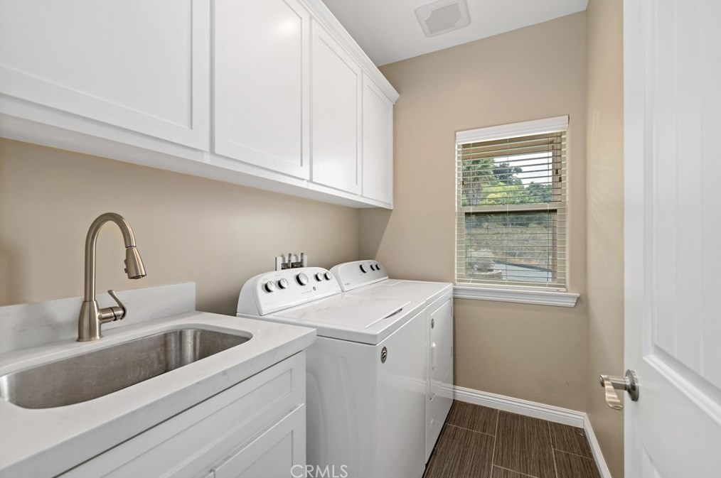 2916 Vista Del Rio, Fallbrook CA  92028-8440 exterior