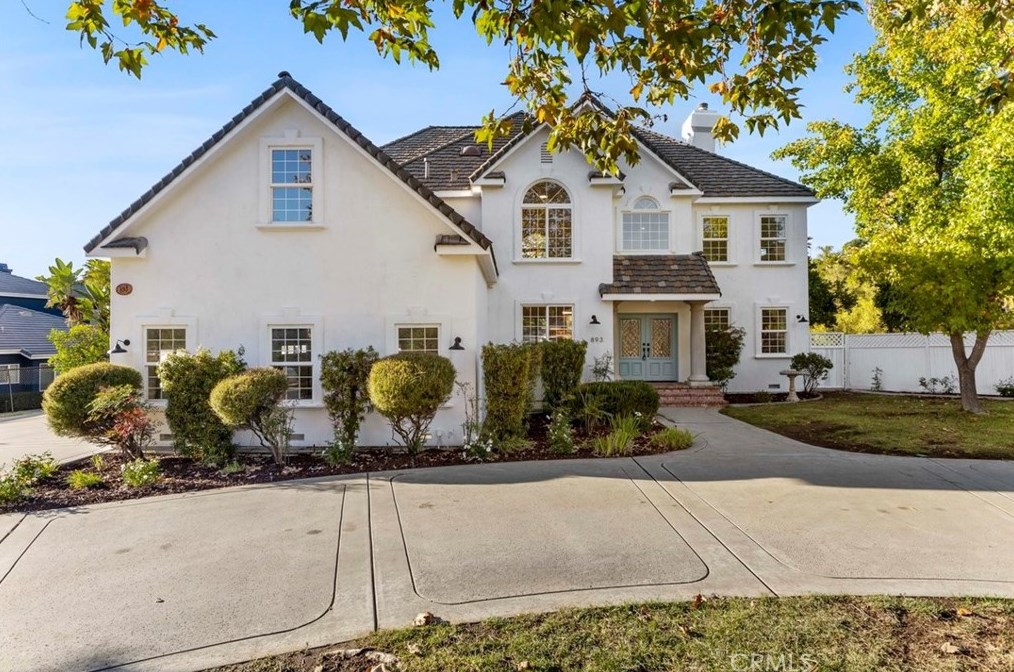 893 Salem St, Vista, CA 92084