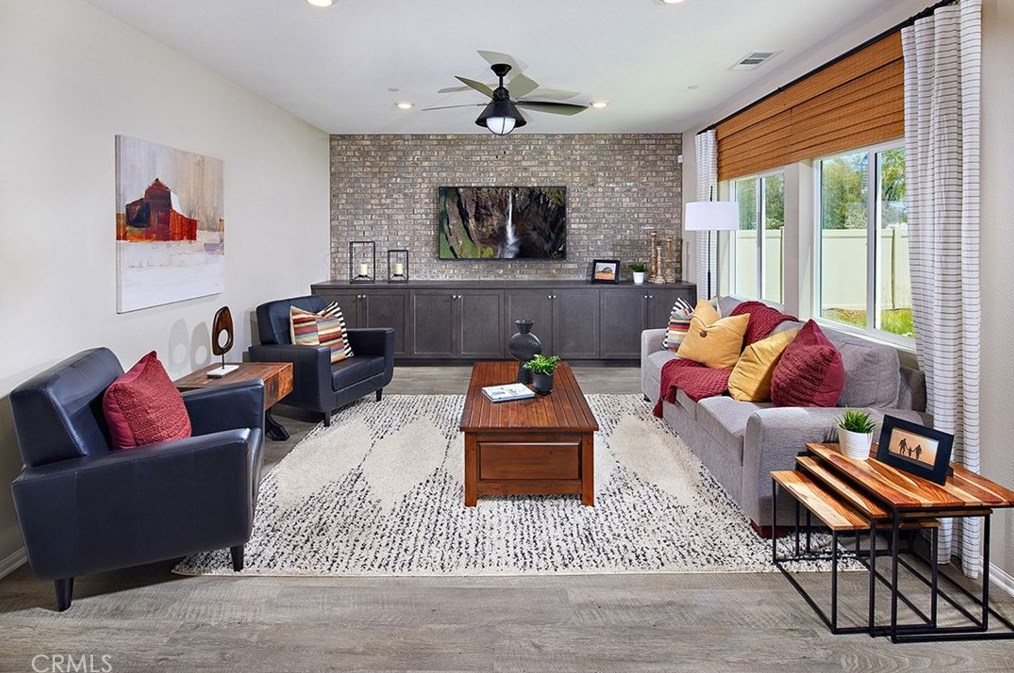 28438 Cats Claw Dr, Winchester, CA 92596