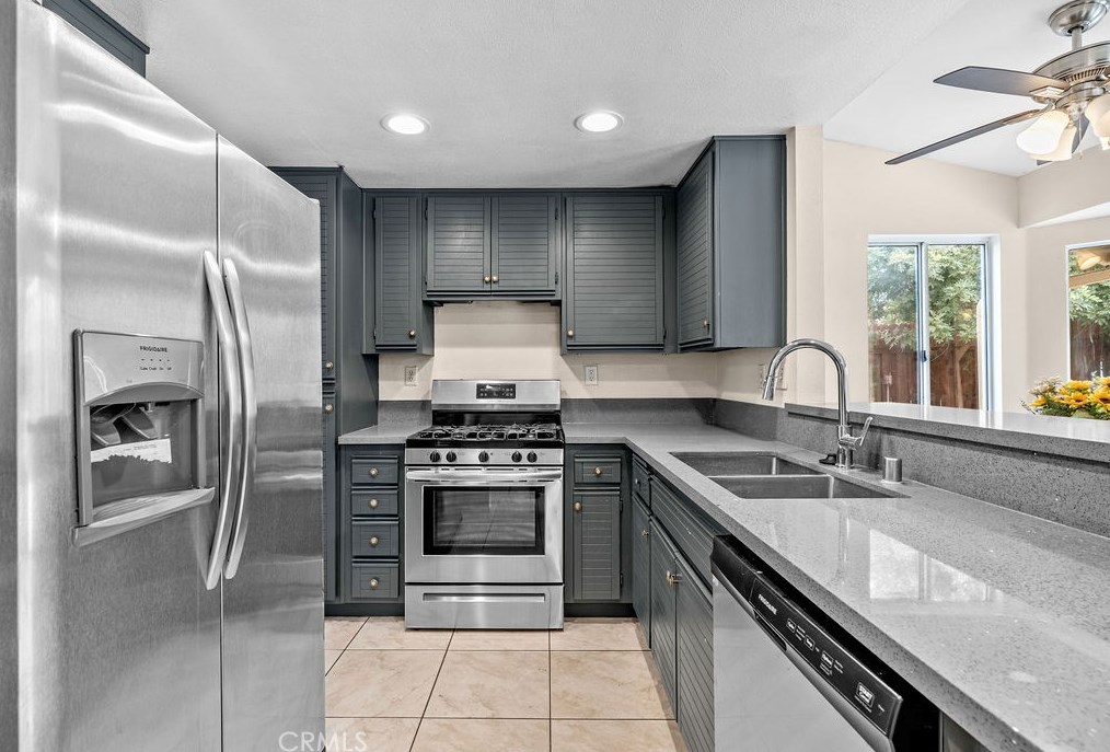 43429 Avenida Miraflores, Hemet, CA 92544-2043