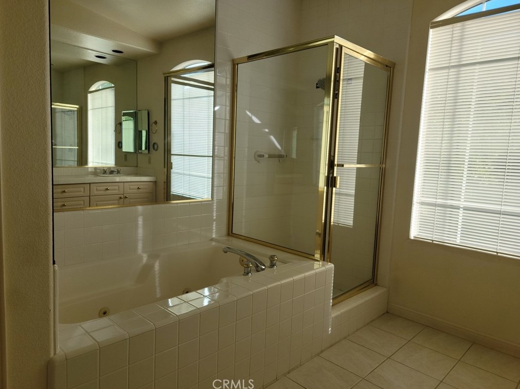 22993 Rosemont Ct, Murrieta CA  92562-3075 exterior