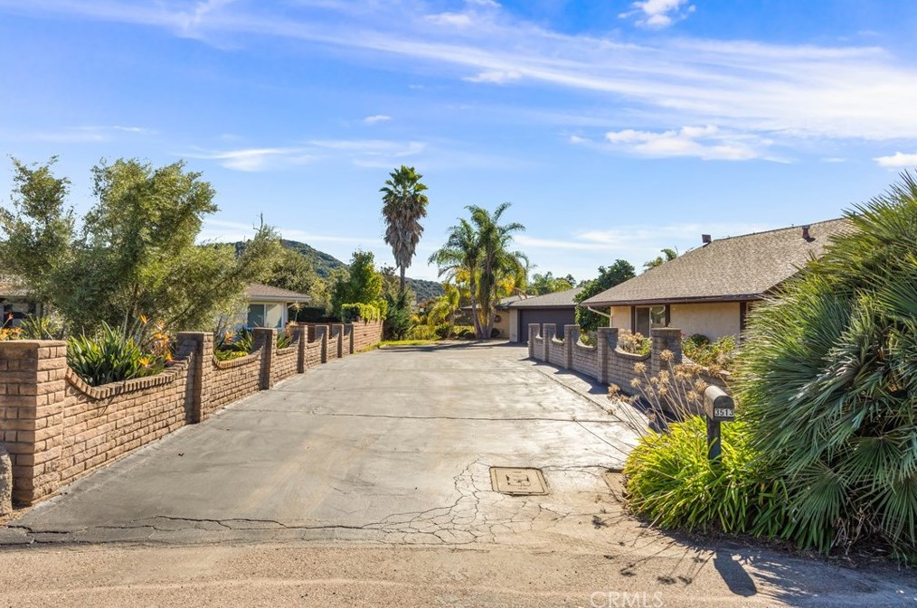 3513 Northcliff Dr, Fallbrook, CA 92028-9408