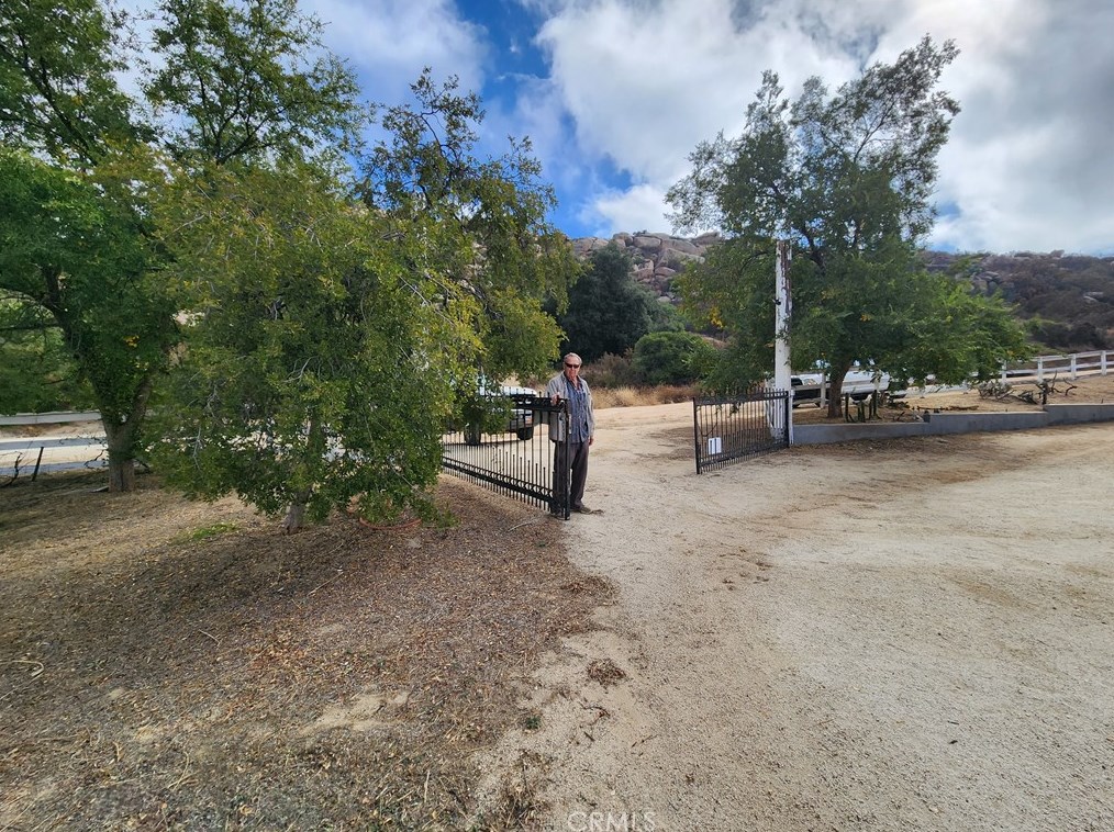 40875 Hampshire Dr, Aguanga, CA 92536