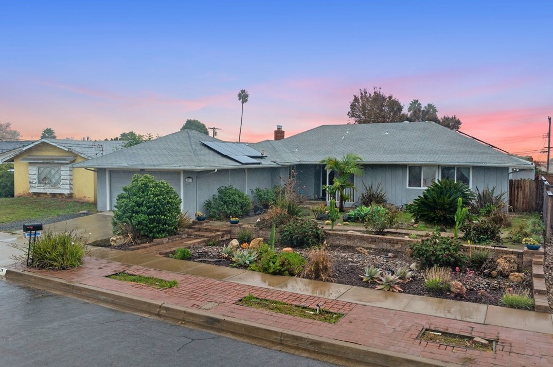 1115 Buena Vista Ave, Escondido, CA 92027-1309