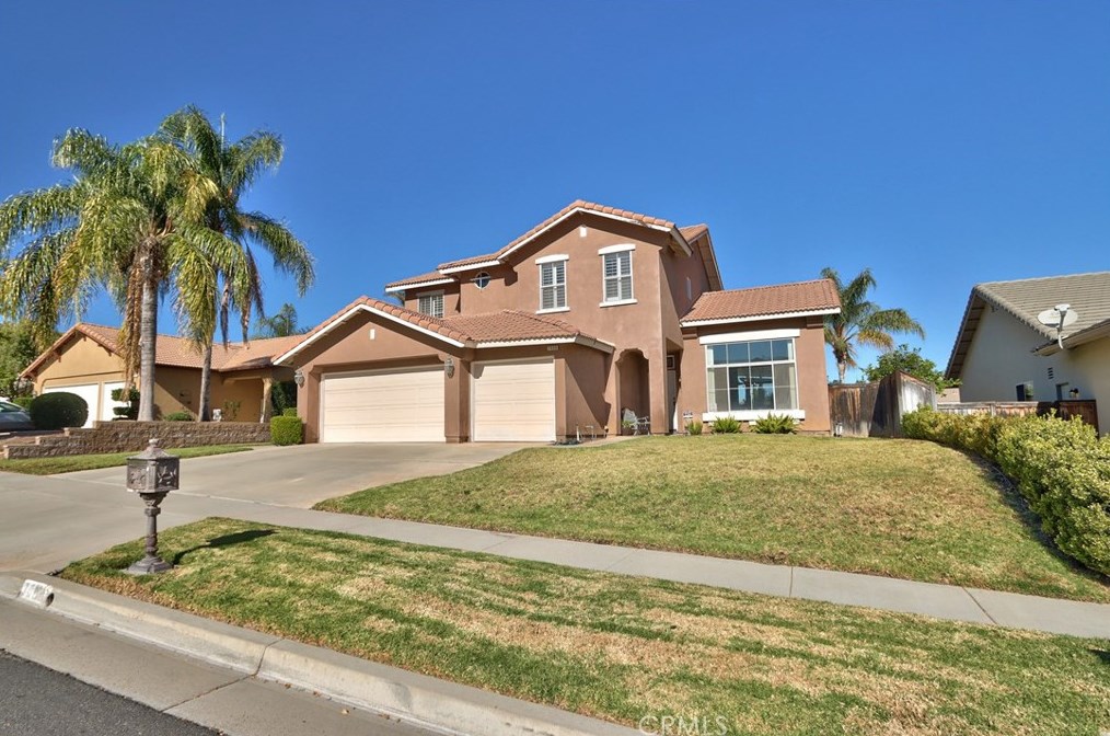 1459 Cherrywood Cir, Corona, CA 92881-4054