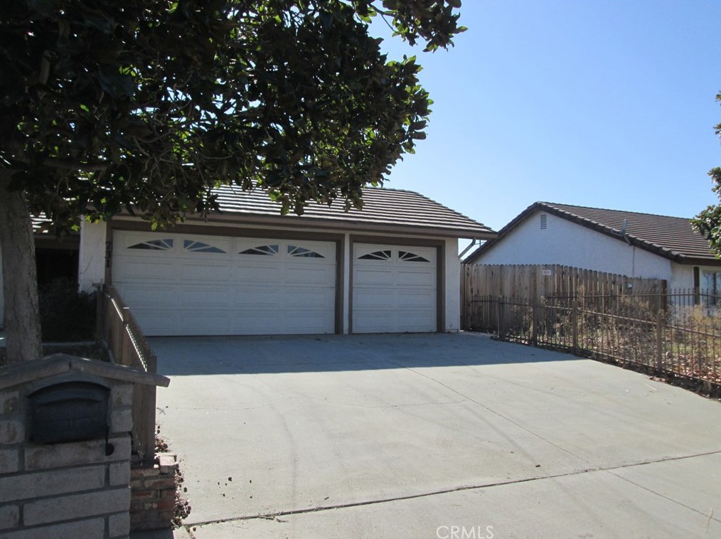731 Barber Dr, Hemet, CA 92543-8061