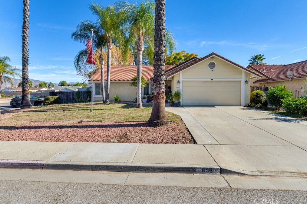 898 Digby Dr, Hemet, CA 92545