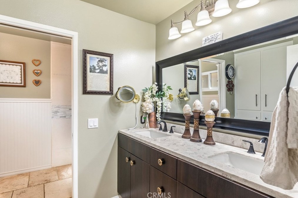 646 Rainier Way, Hemet CA  92543-5827 exterior