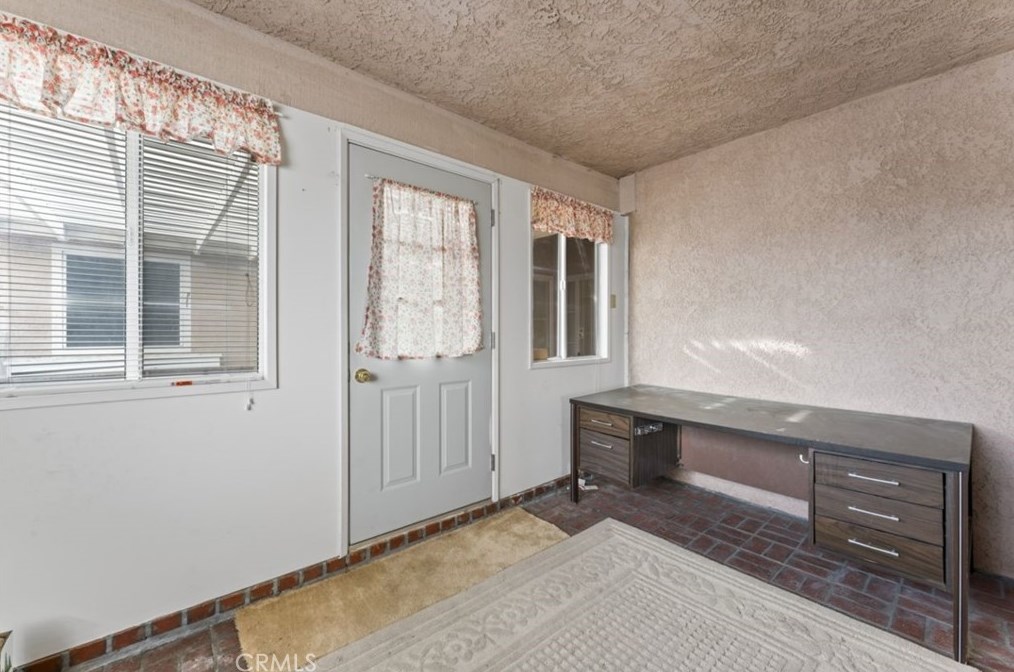 13990 High Falls Trl, Apple Valley CA  92307-5633 exterior