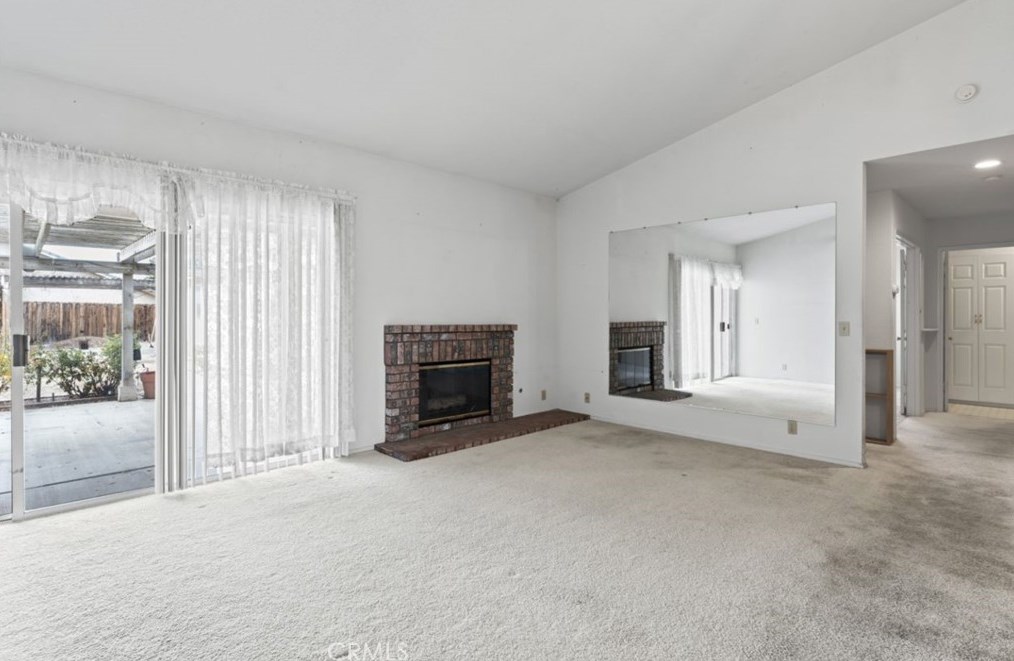 13990 High Falls Trl, Apple Valley CA  92307-5633 exterior