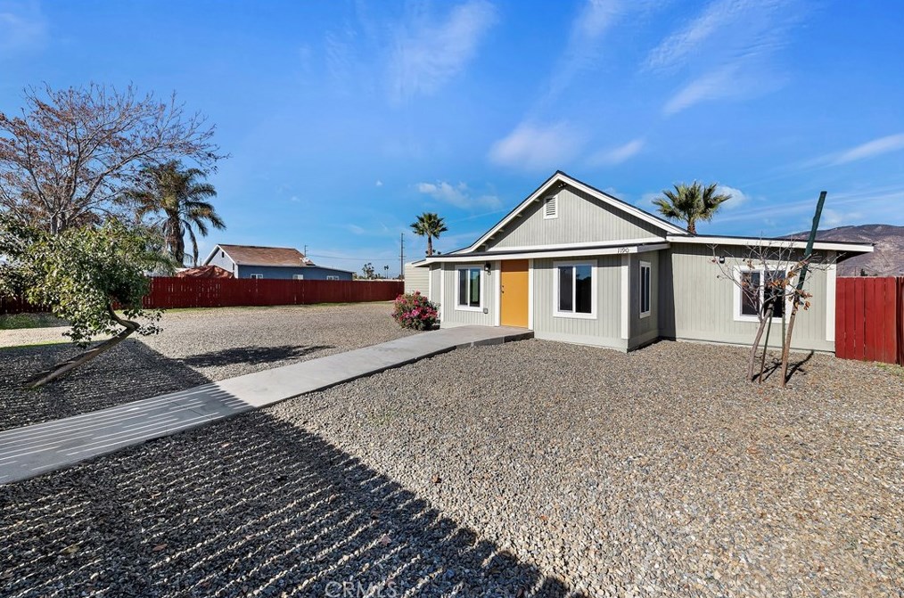 1190 S San Jacinto Ave, San Jacinto, CA 92583
