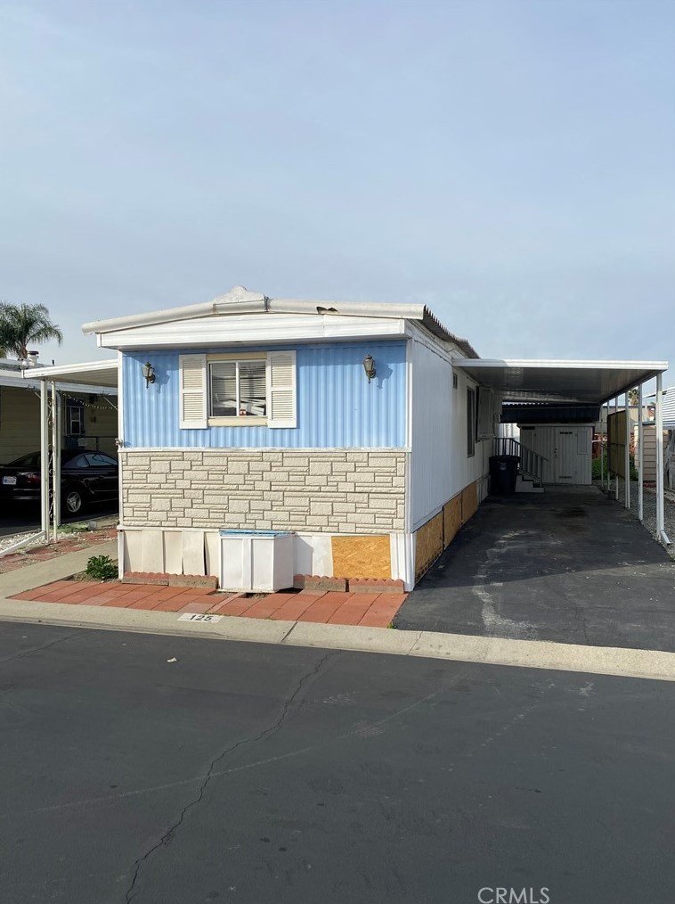575 S Lyon, Hemet, CA 92543