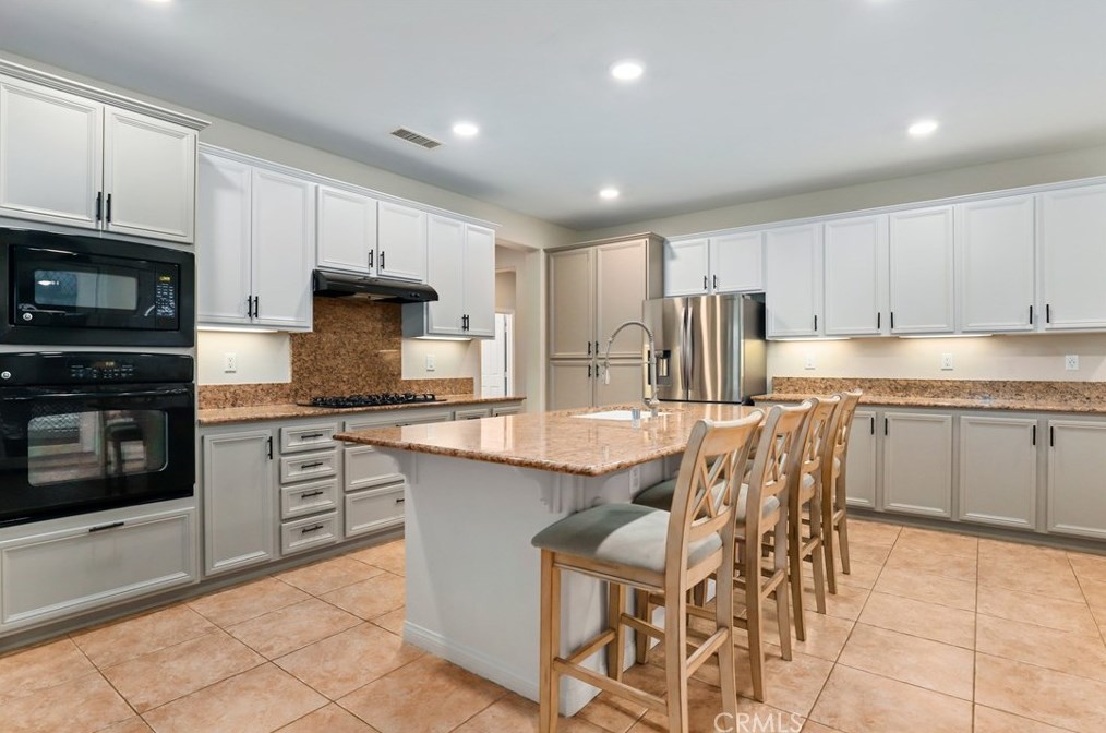 32417 Apricot Tree Rd, Winchester CA  92596-8672 exterior